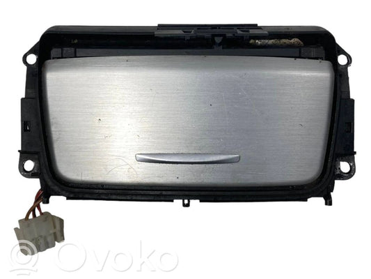 Pelnutrauks (priekšā)