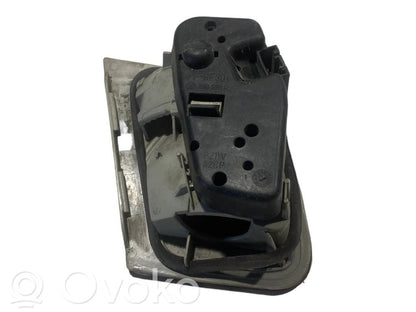 Aizmugurējais lukturis pārsegā