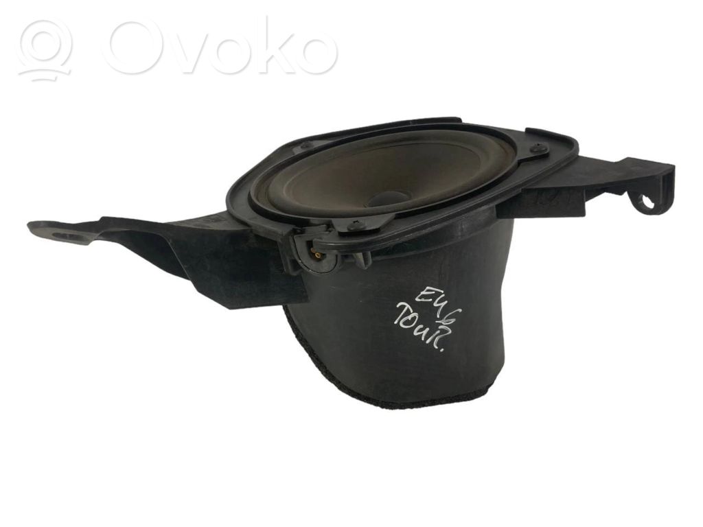 Skaļrunis (-i) priekšējās durvīs