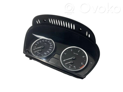 Speedometer (in the instrument panel)
