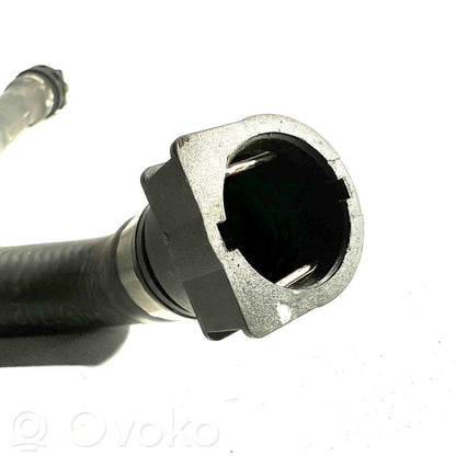 Caurulīte (-es) / šļūtene (-es)