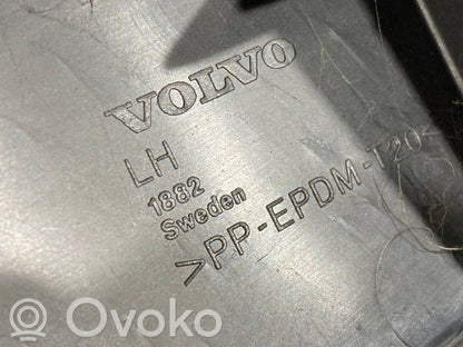 Bagāžnieka sānu apakšējās apdares panelis