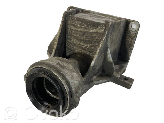 Кронштейн подшипника полуосевой муфты