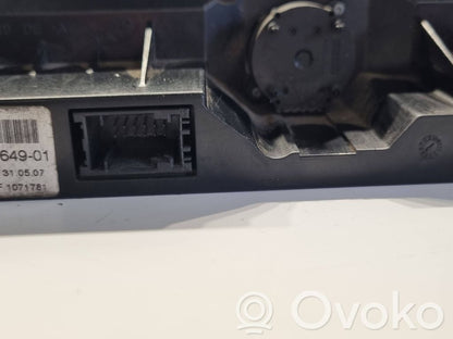 Gaisa kondicioniera / klimata kontroles / salona apsildes vadības bloks (salonā)