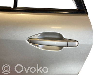 Aizmugurējās durvis