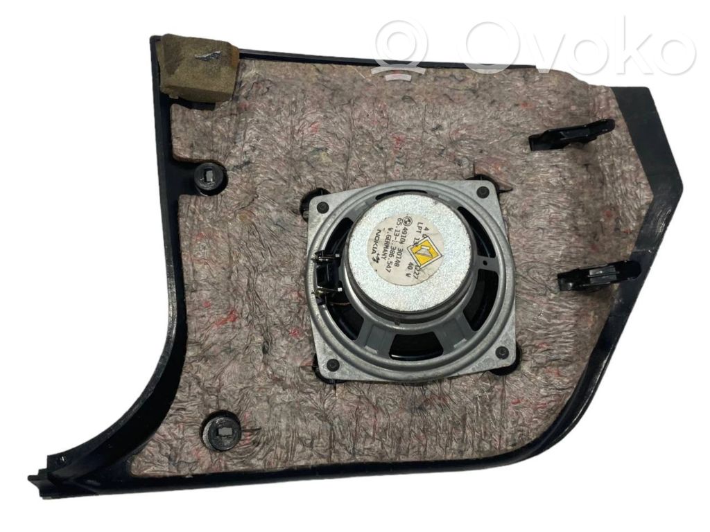 Skaļrunis priekšējā panelī