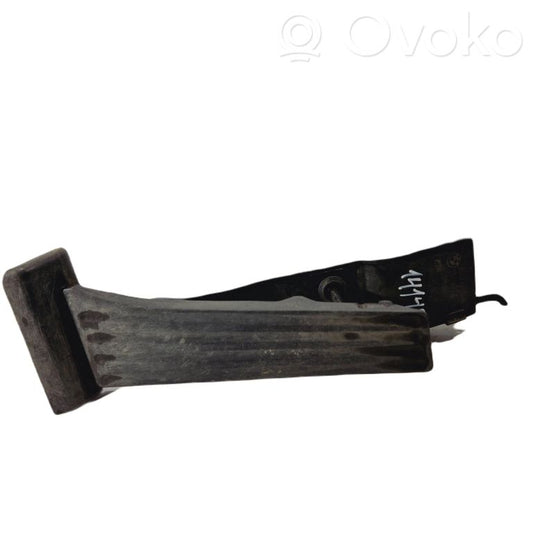 Педаль акселератора