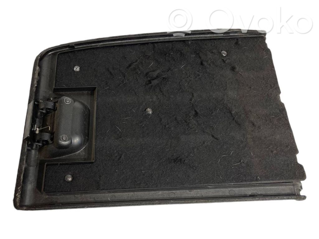 Side decorative trim panel