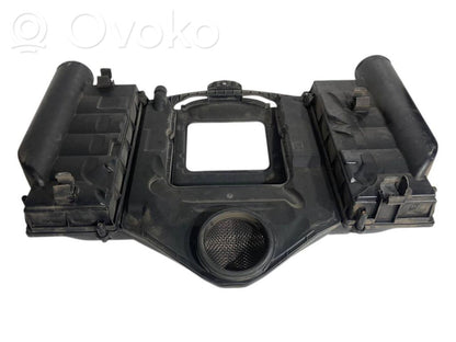 Engine cover (decorative trim)