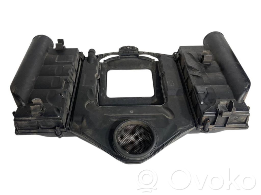Engine cover (decorative trim)