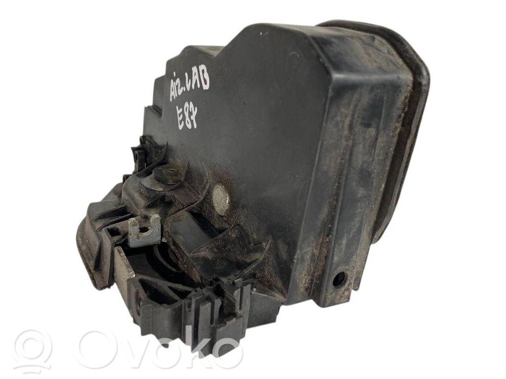 Aizmugurē slēdzene