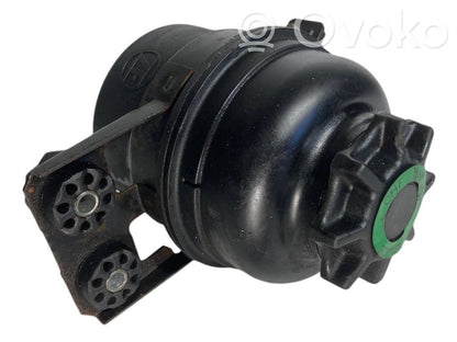 Бачок жидкости гидроусилителя руля