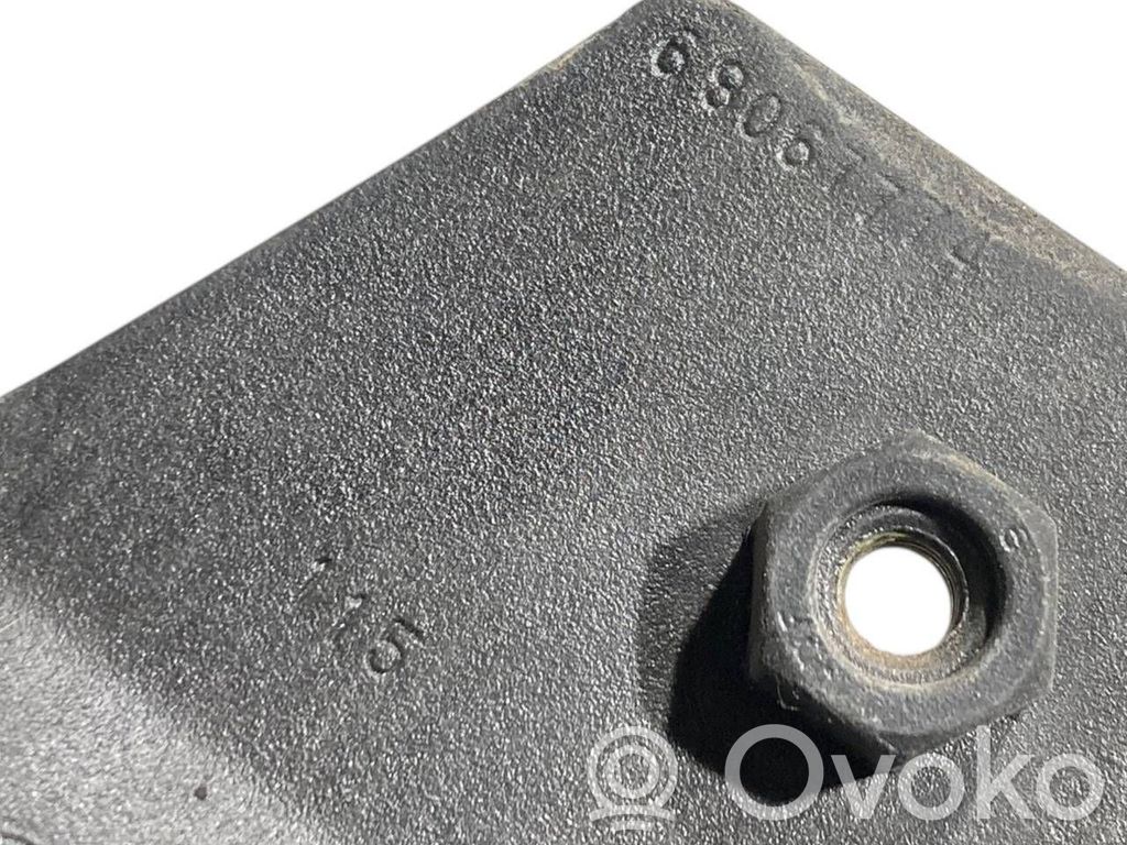 Cita veida dzinēja nodalījuma detaļa