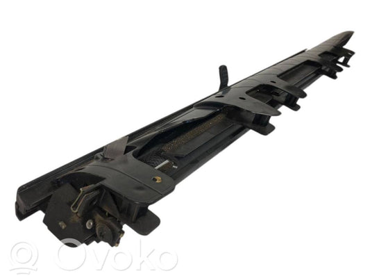 Занавеска на окне сзади