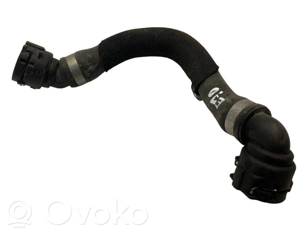 Caurulīte (-es) / šļūtene (-es)