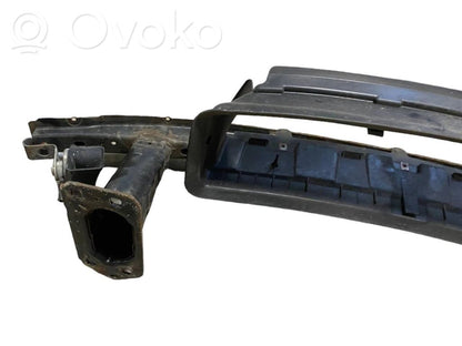Priekšpusē bampera sija / balka