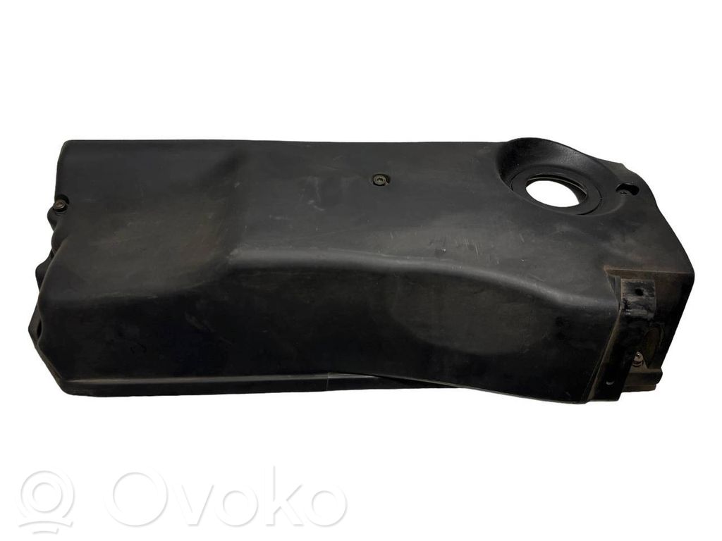 Engine cover (decorative trim)