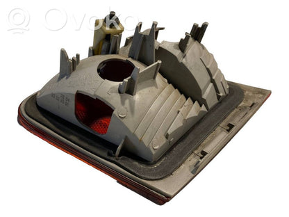 Aizmugurējais lukturis pārsegā