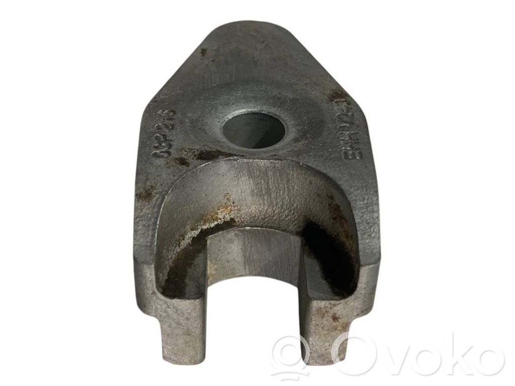 Nozzle holder/shoulder