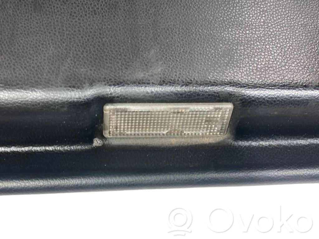 Priekšējo durvju apdare