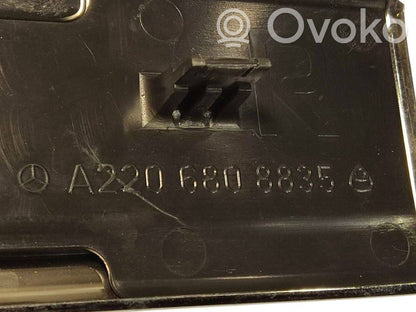 Priekšējā sliekšņa dekoratīvā apdare (iekšējā)