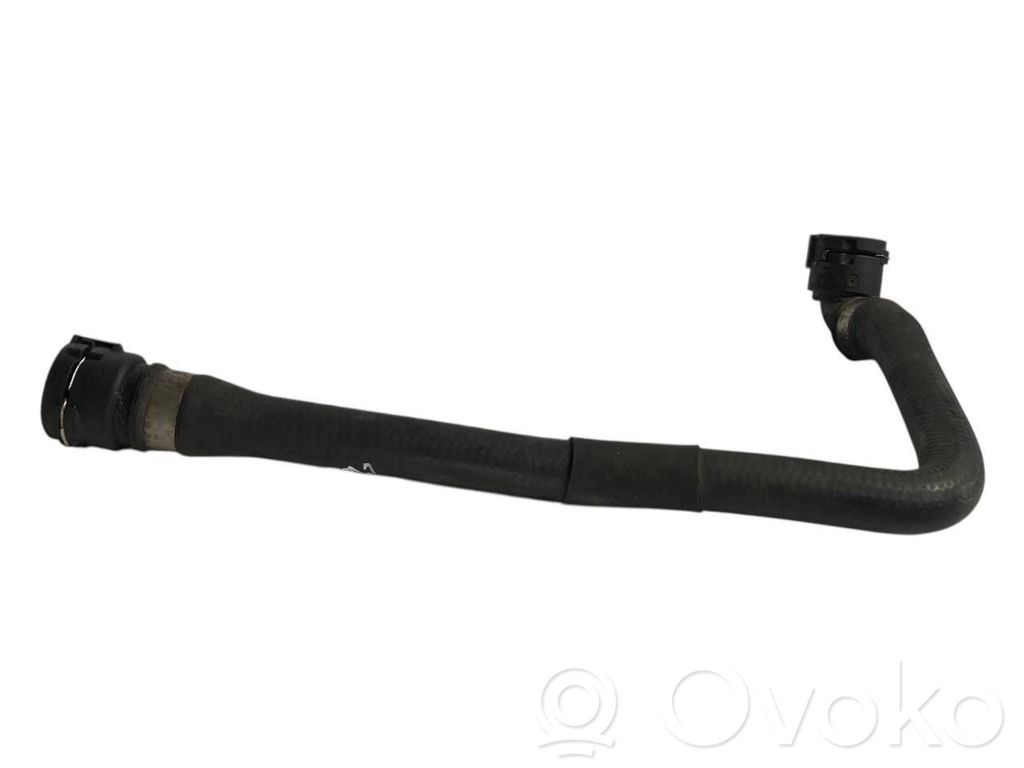 Caurulīte (-es) / šļūtene (-es)