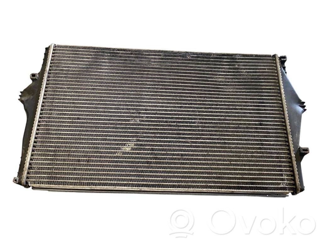 Starpdzesētāja radiators