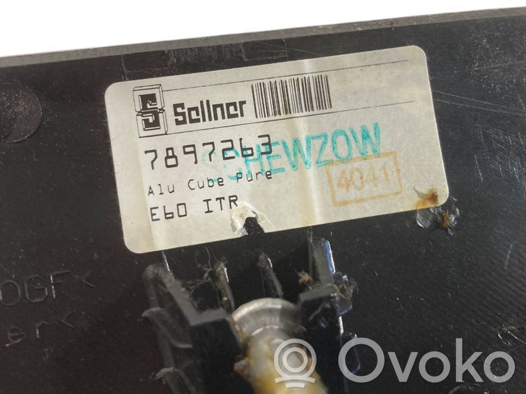 Salona dekoratīvās apdares komplekts