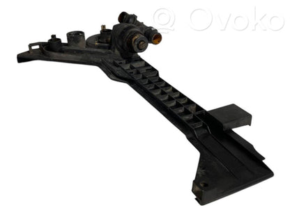 Radiatora (-u) turētājs / kronšteins