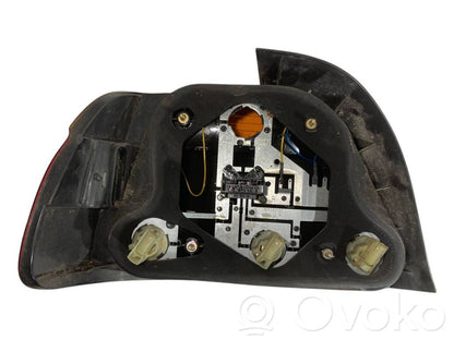 Aizmugurējais lukturis virsbūvē