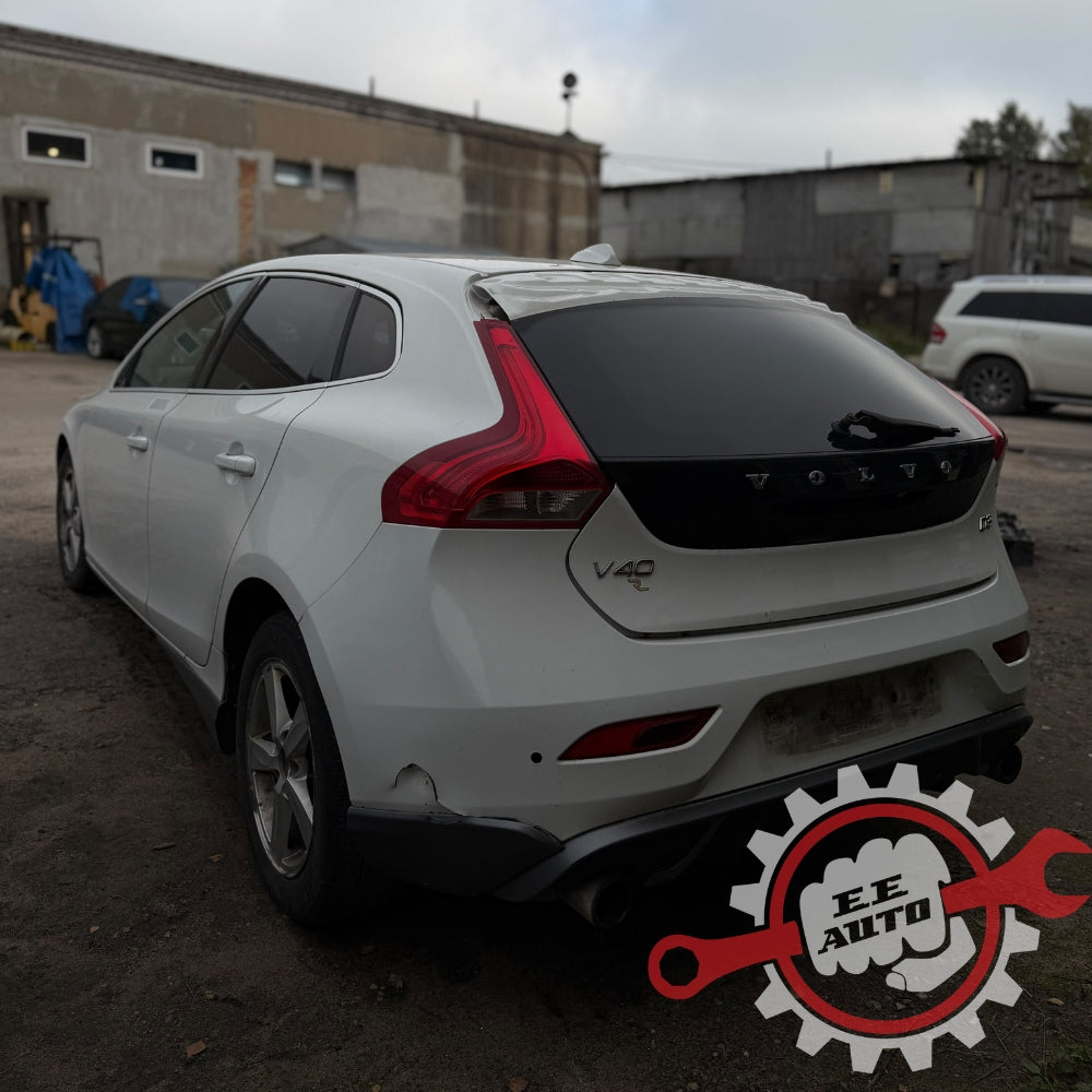 Volvo V40 R-Design 2012 – запчасти