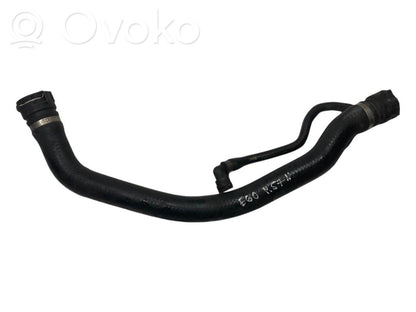 Caurulīte (-es) / šļūtene (-es)