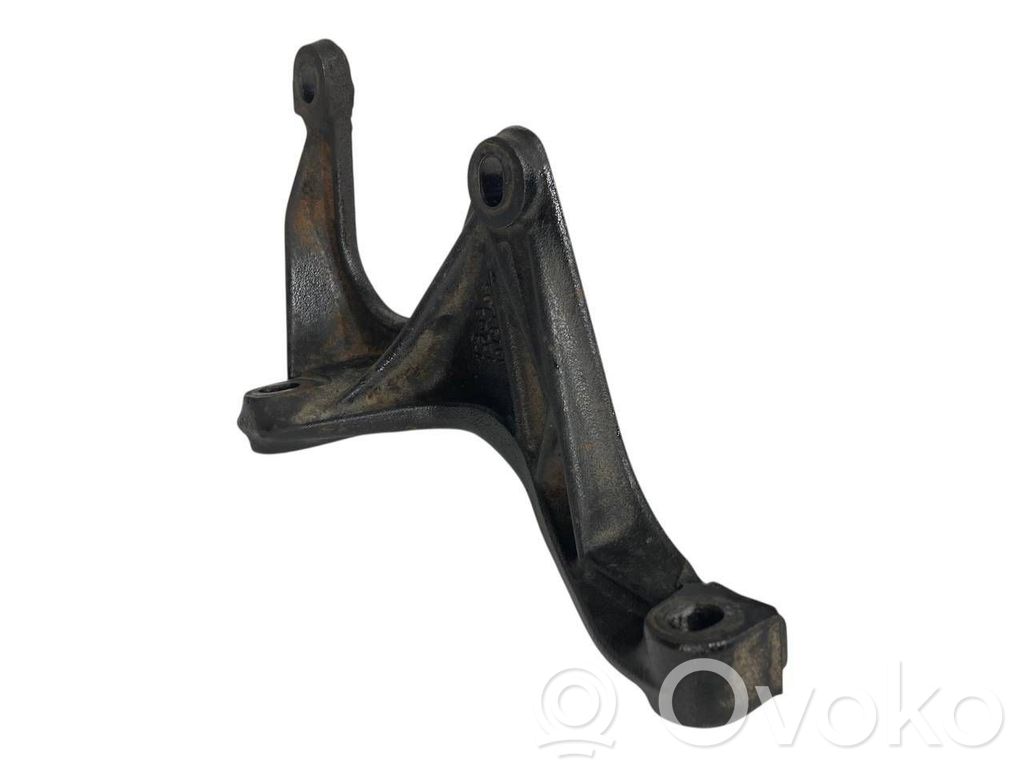 Dzinēja nostiprināšanas stiprinājums-kronšteins