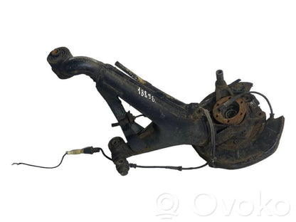 Aizmugurē riteņa rumbas vārpstas šarnīrs (stupica, capfa)