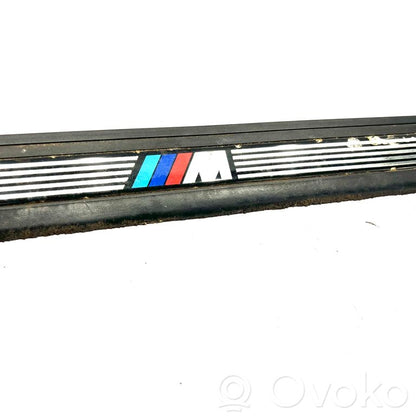 Priekšējā sliekšņa dekoratīvā apdare (iekšējā)