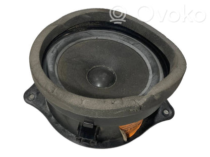 Speaker(s) in the rear door