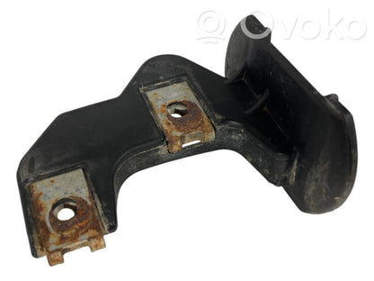 Priekšpusē bampera turētājs