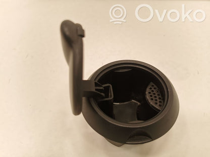 Пепельница (передняя)