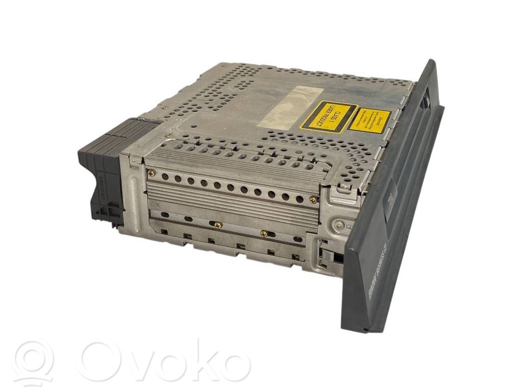 Radio / CD/DVD atskaņotājs / navigācija