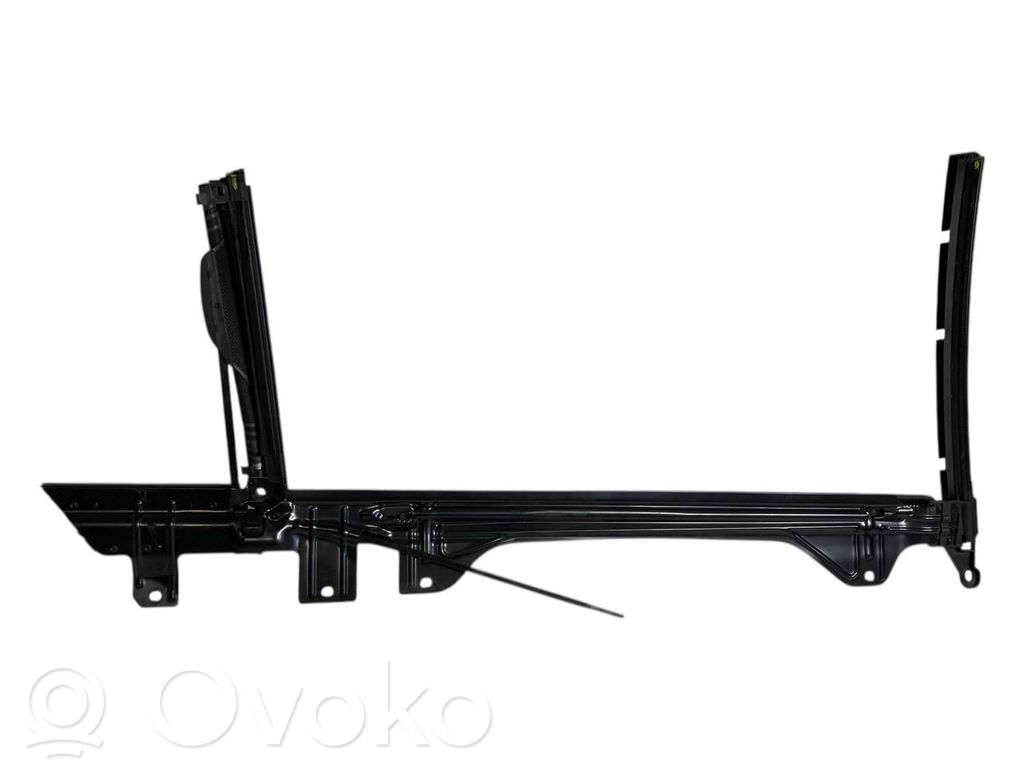 Aizmugurē logu aizkars