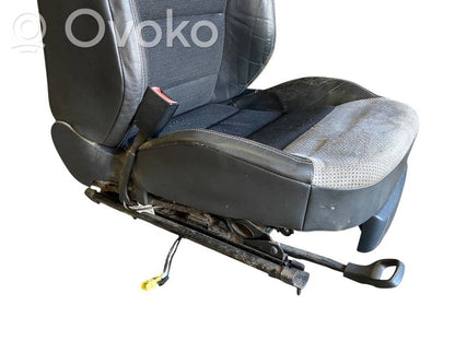 Sēdekļu komplekts