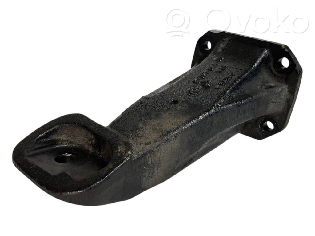 Dzinēja nostiprināšanas stiprinājums-kronšteins