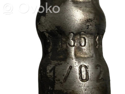 Caurule (-es) / šļūtene (-es)