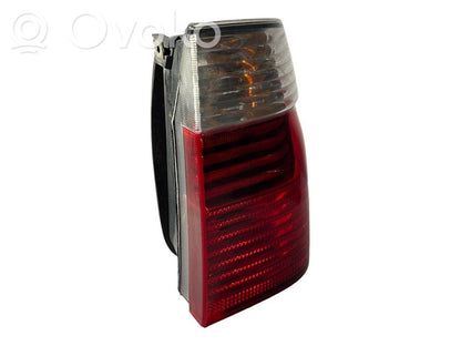 Aizmugurējais lukturis virsbūvē