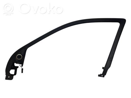 Priekšpusē durvju stikla apdare