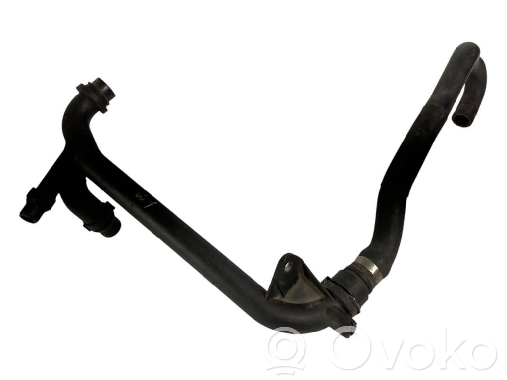 Caurulīte (-es) / šļūtene (-es)