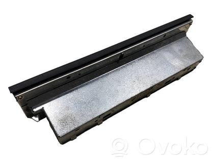 Radio / CD/DVD atskaņotājs / navigācija