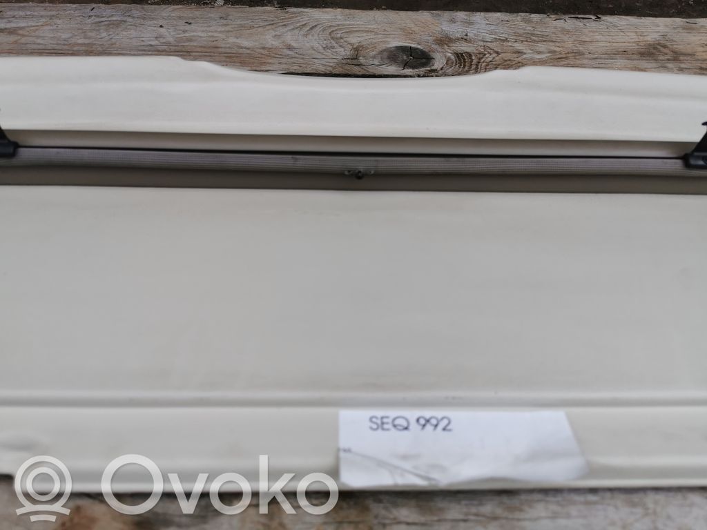 Mehānisks aizmugurējā loga aizkars