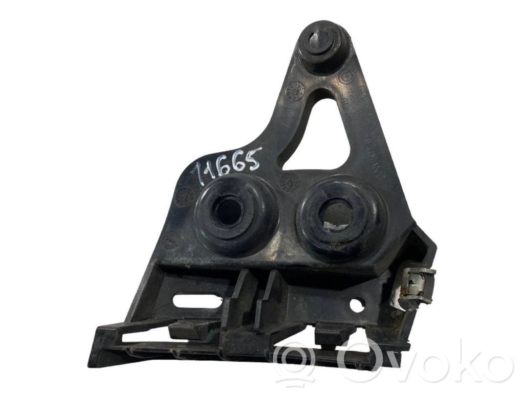 Rear bumper mounting bracket