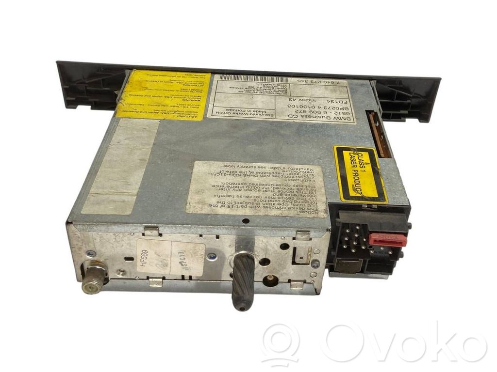 Radio / CD/DVD atskaņotājs / navigācija